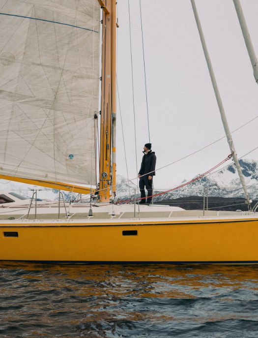 Elfri under sail